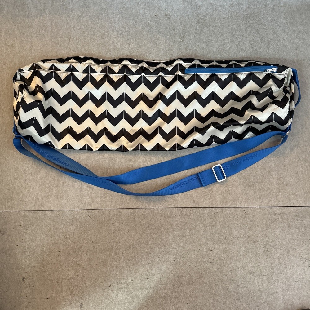 Lululemon Athletics Yoga Mat Tote Bag Chevron Arrow White Black Zip Gym Studio