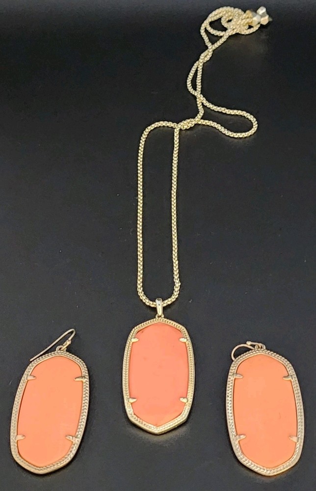 Elegant Kendra Scott Daniel Coral Stone 3-Piece Jewelry Set with Necklace & Earrings