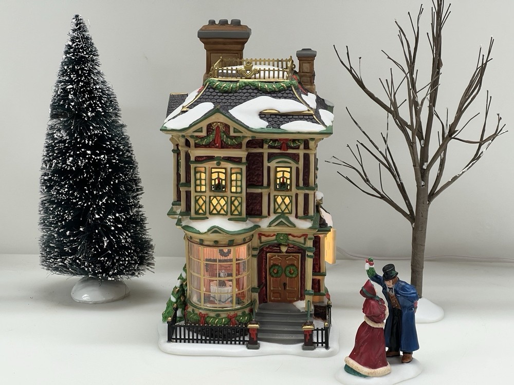 Dept 56 Victorian Family Christmas House Gift Set Unlit 2004