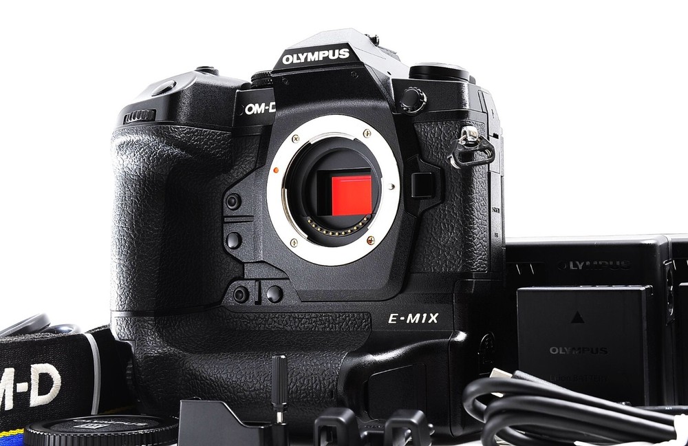 Olympus OM-D E-M1X EM1X 20.4MP Mirrorless Camera Near Mint -Shuttercount 14,033-