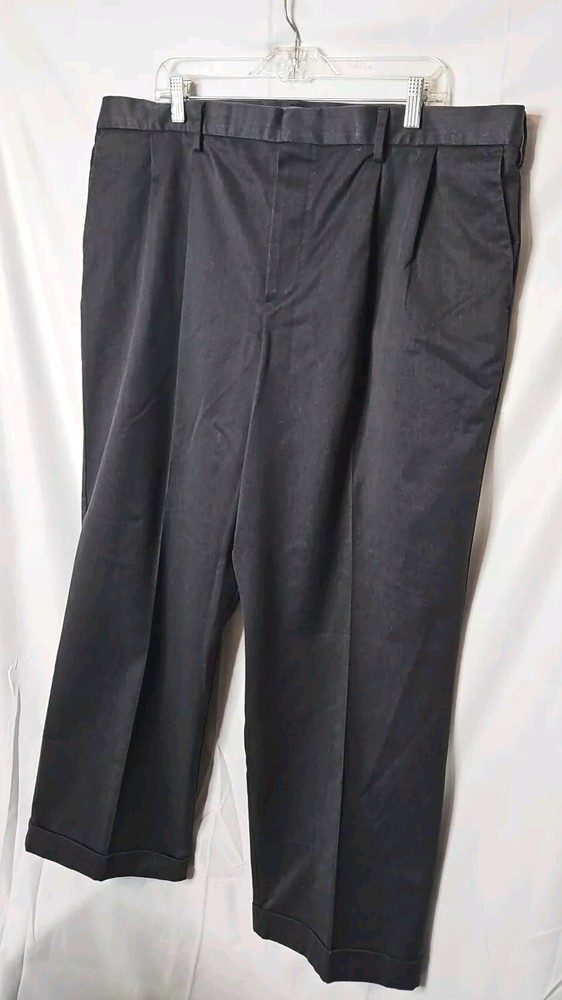 Dockers Pre-owned Mens 42 x 30 Gray Relaxed Fit Iron Free Khaki Pants