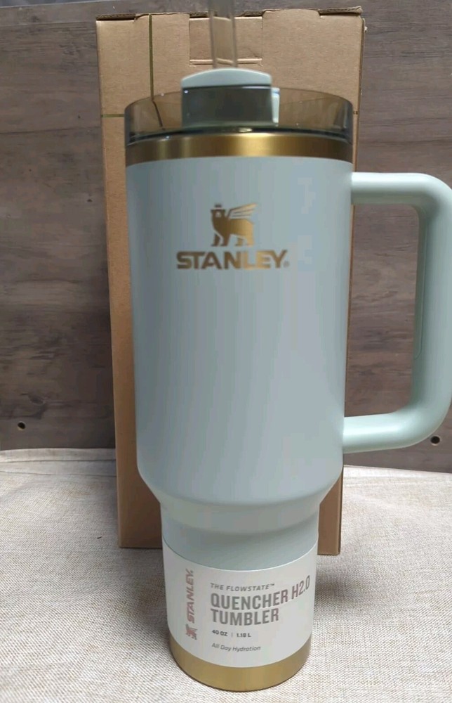 Stanley The Holiday Quencher H2.0 FlowState Tumbler 40 OZ Gilded SHIPS TODAY