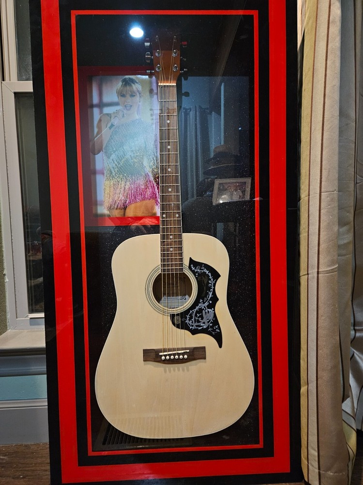 Taylor Swift Autographed Ventura Guitar w/ Superstarcert Authentication
