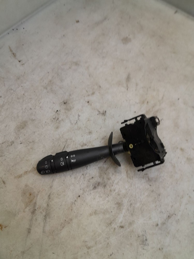 Convenient turn signal Renault TWINGO II 7701072111