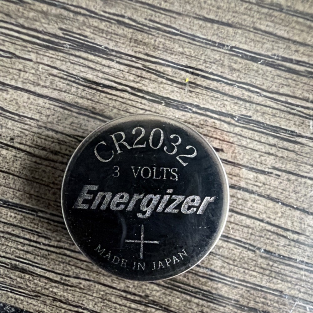 200 (2 BOXES OF 100) ENERGIZER CR2032 WATCH BATTERIES 3V LITHIUM --EXP 2036**