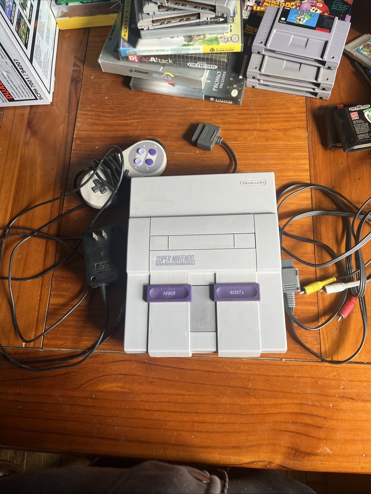 Super Nintendo SNES, Controller, AC Adapt, Cable Adaptor ALL TESTED