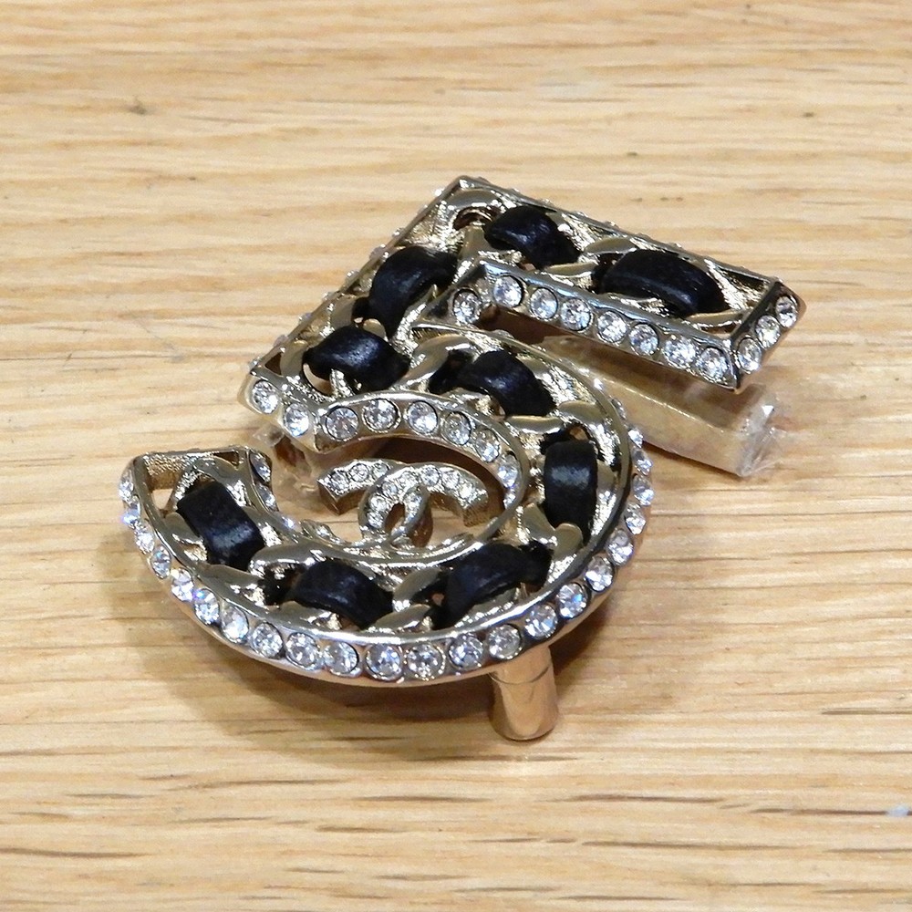 Chanel Coco Mark No5 Brooch with Rhinestones Chain Design 680895