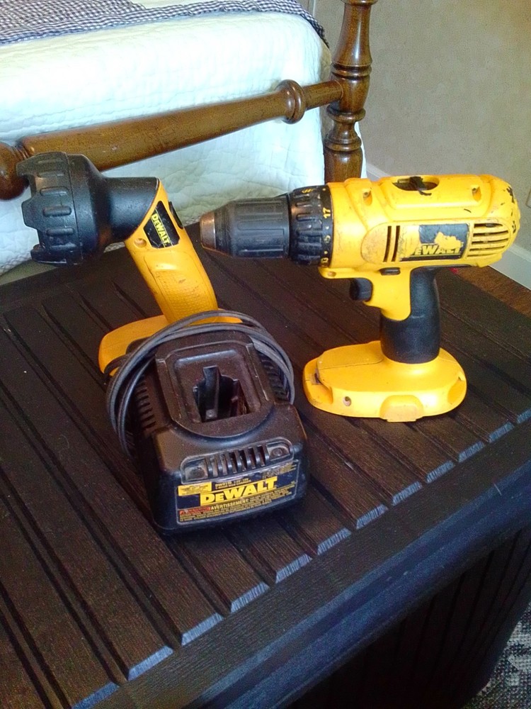 DeWalt DC970 18V Cordless Drill Driver with DW908 Light and DW9116 Fast Charger