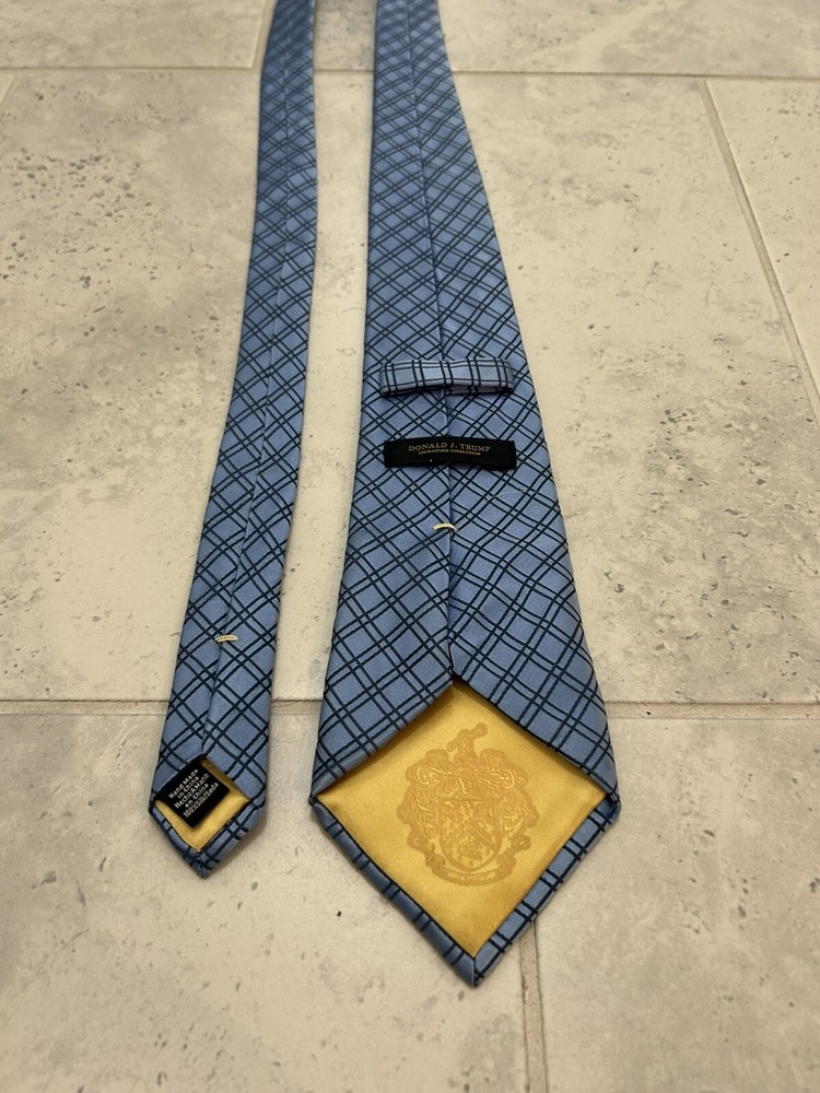 Donald Trump Signature Collection Blue Black Silk Mens Tie Classic Neckwear