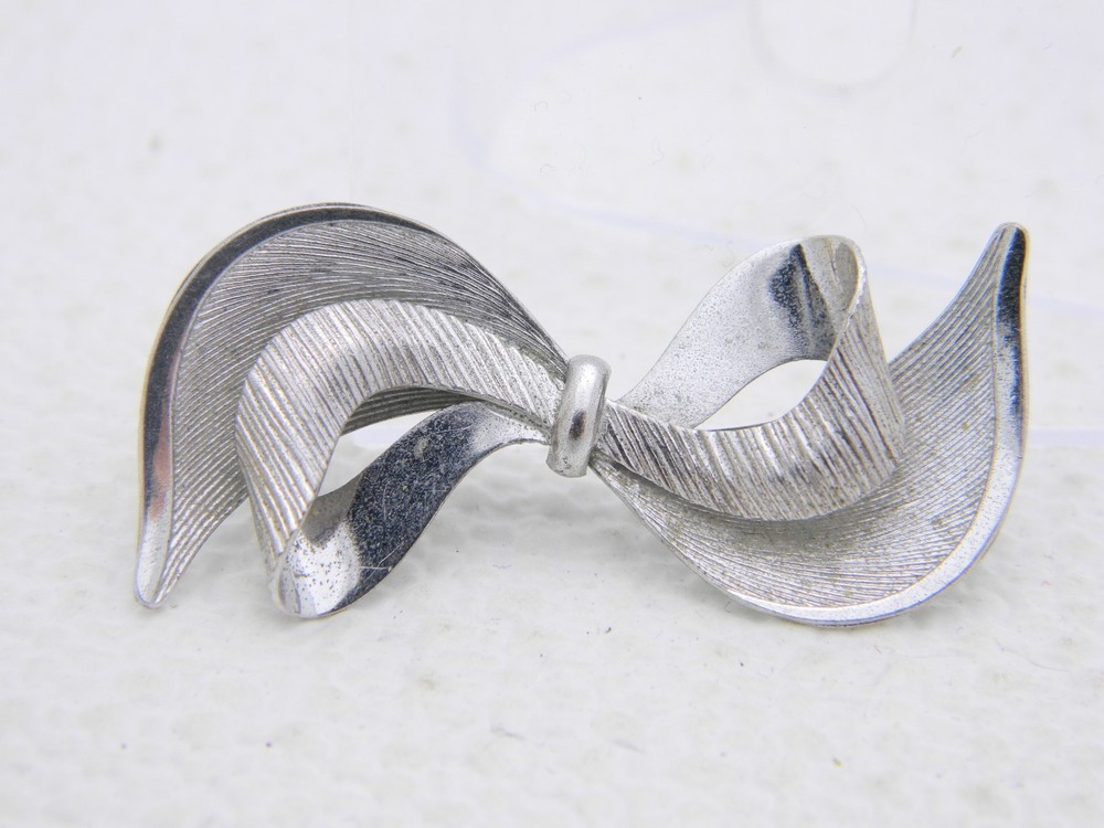 VTG Carl Art .925 Sterling Silver Bow Brooch Pin