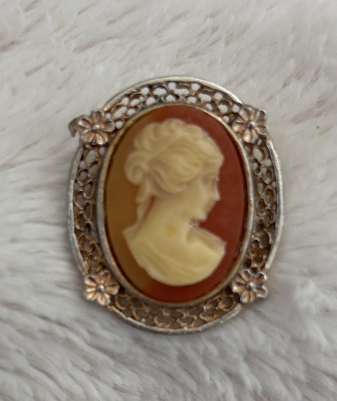 Vintage Cameo Brooch Right-Facing Female Profile with Rose-Tone Floral Accents