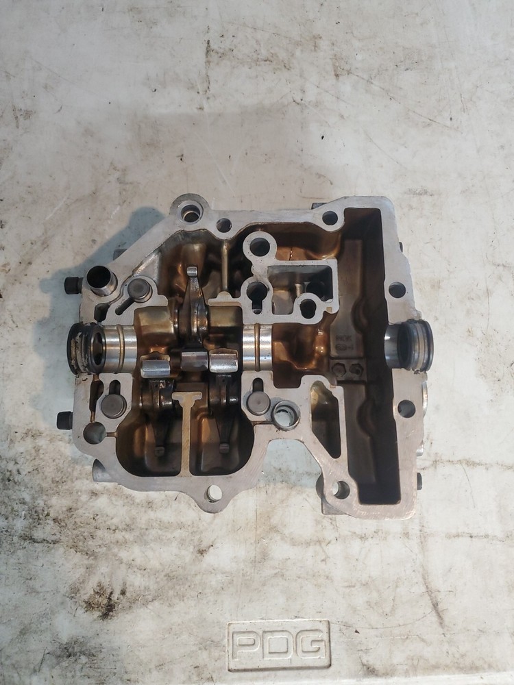 2004 HONDA VT1100 VT 1100 SHADOW REAR HEAD VALVE COVER W/ ROCKER ARMS