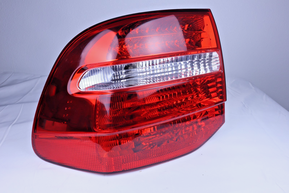2008-2010 Porsche Cayenne 957 Tail Light Left Driver Side OEM