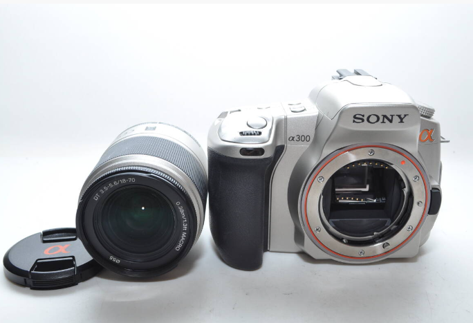 Sony Alpha 300 DSLR Camera with 18-70mm Zoom Lens