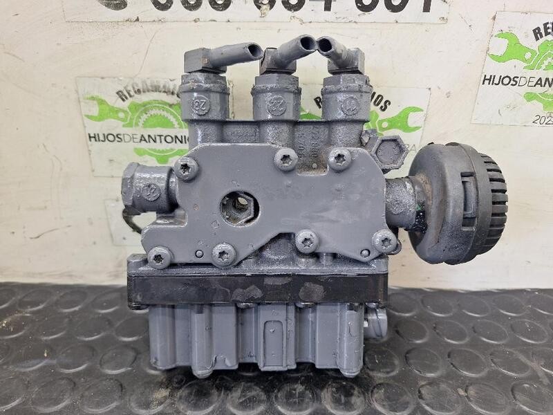 81259026239 PNEUMATIC SUSPENSION VALVE MAN TG-M 15.XXX 15.250 2006 113666
