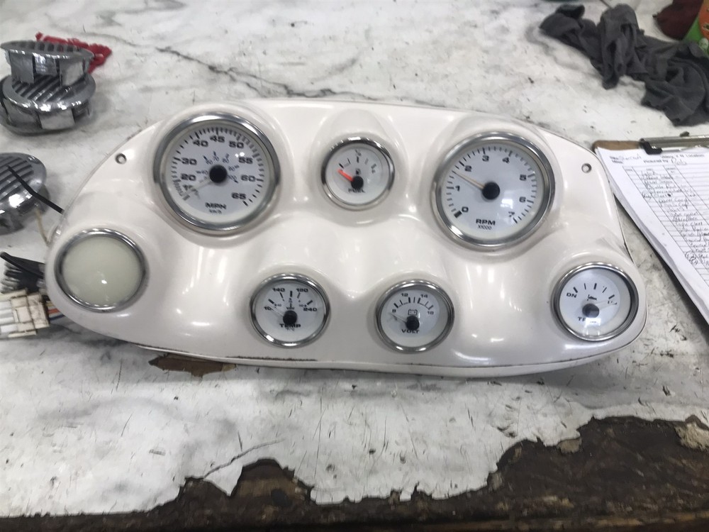 04 Starcraft Aurora Boat dash panel gauges speedometer tachometer
