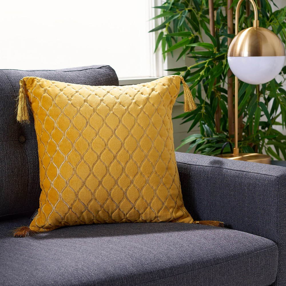 Home Collection Cilan Yellow Cotton Velvet Trellis Tassel 18-inch Square Throw Pillow