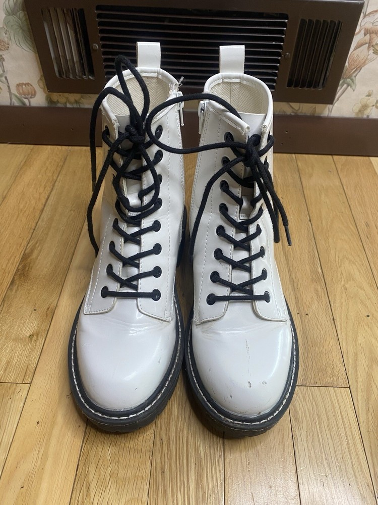Forever 21 Carra Lace-Up Lug Sole Combat Boots Size 7.5 Color White