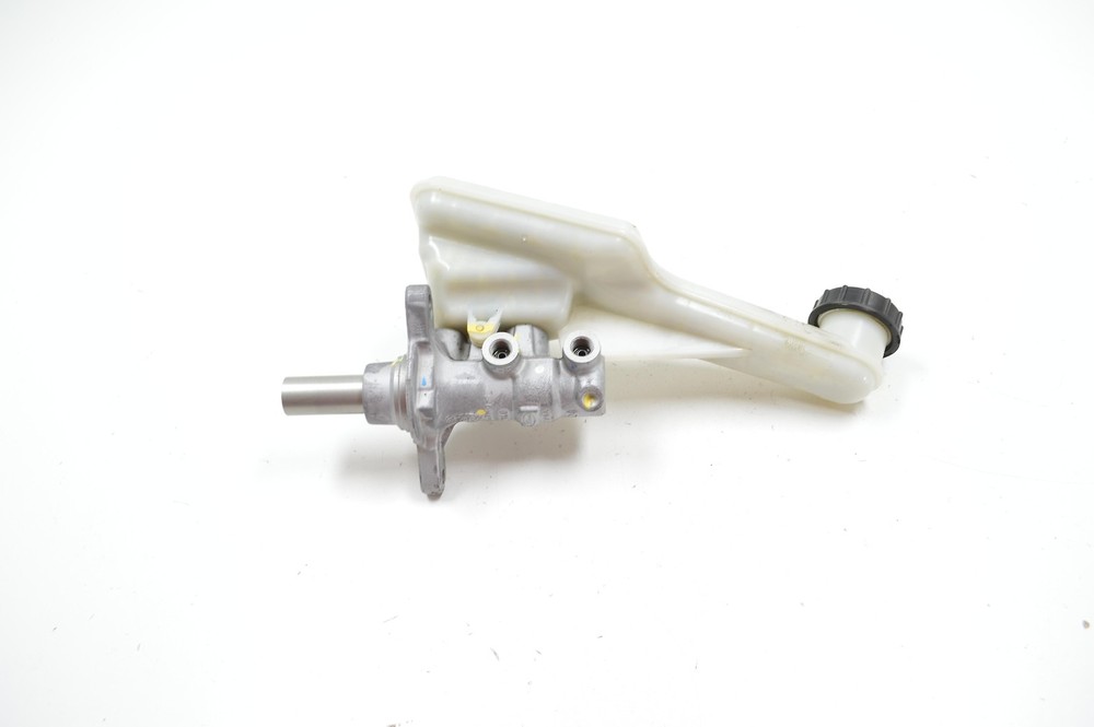 16 2013-2016 Ford Fusion Titanium Brake Master Cylinder Used Oem (dg9z-2140-a)