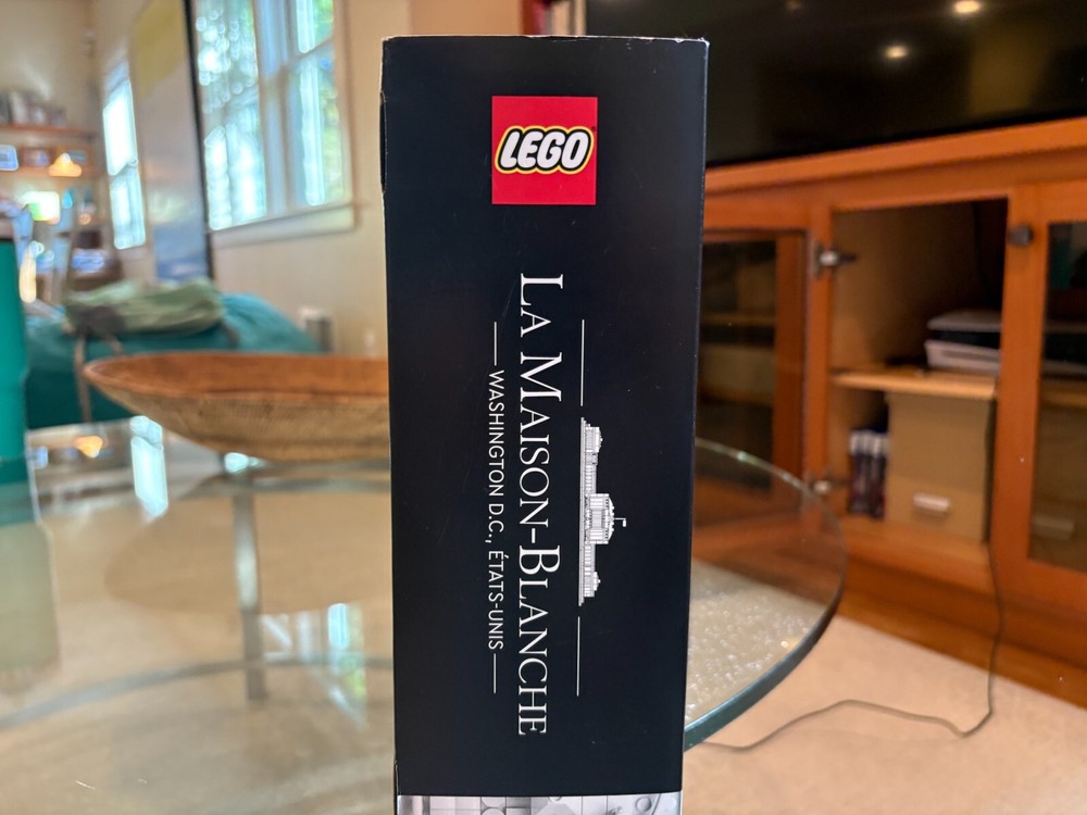 LEGO Architecture The White House 21054 Retired Set Collectible