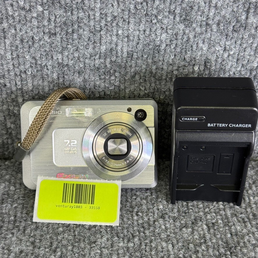 Casio EXILIM ZOOM EX-Z750 7.2MP Digital Camera | Silver | Battery & Charger