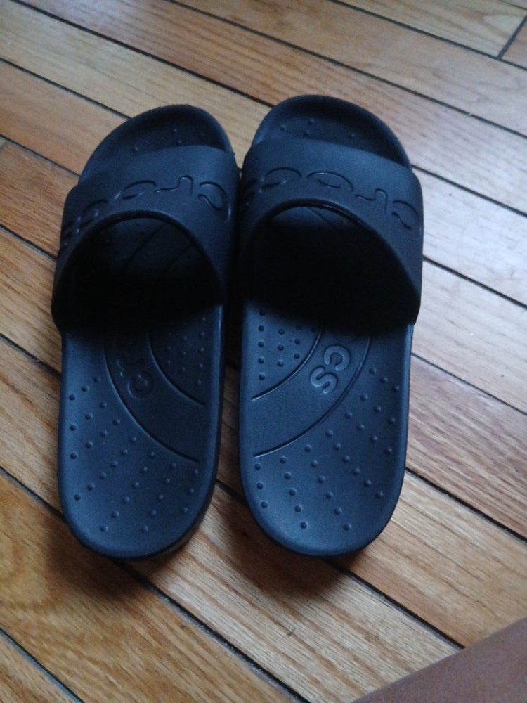 Croc's Youth Flip Flops Sandals Black Size 5/6 New No Box