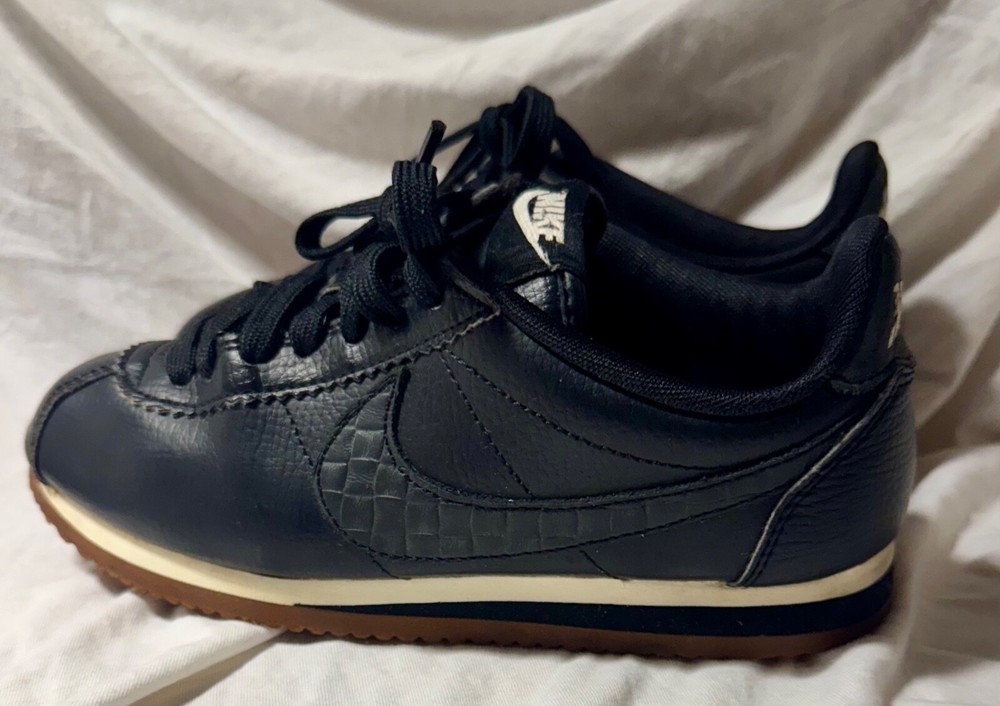 Nike Cortez Leather Lux 861660-004 Women's Size 6 Black 2016 Classic