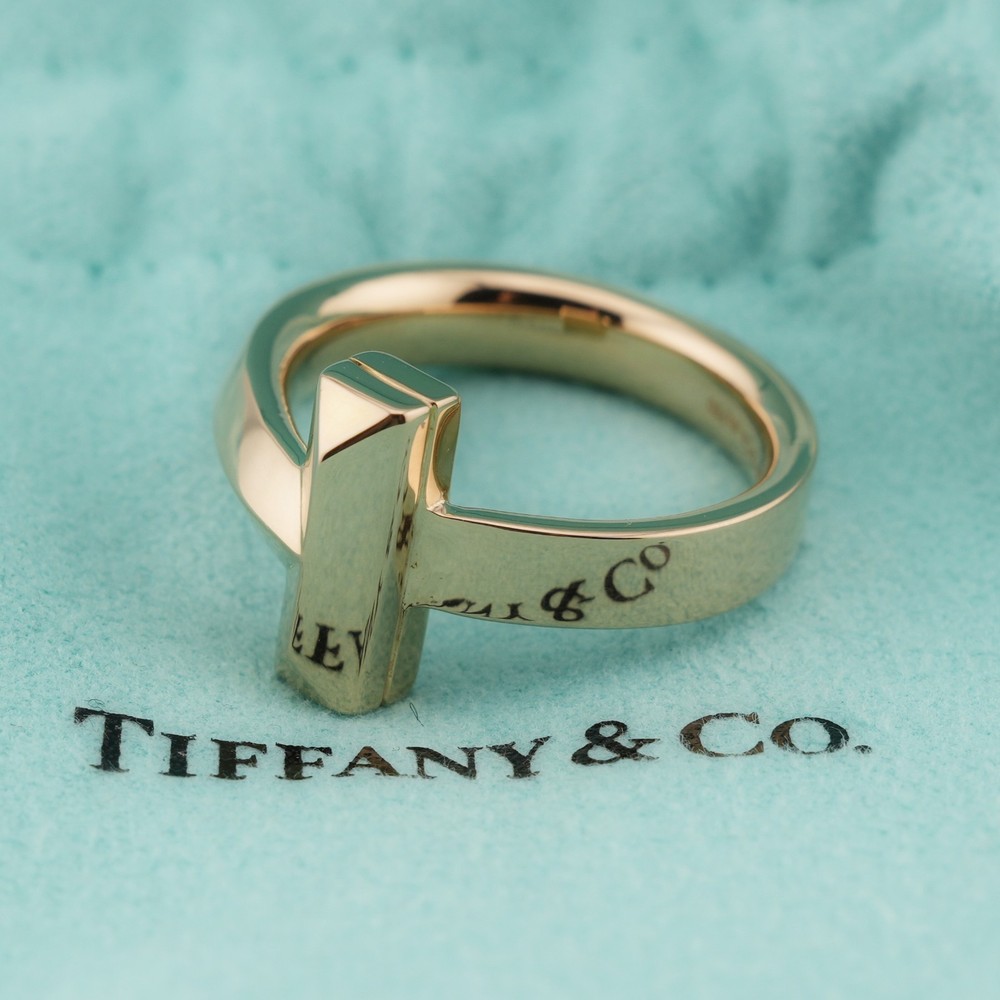 READ Tiffany & Co 18k Rose Gold T1 Ring Size 8.5