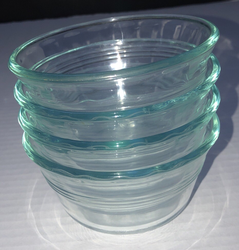 Pyrex 6 oz scalloped rim custard cups set of 4 glass ramekins