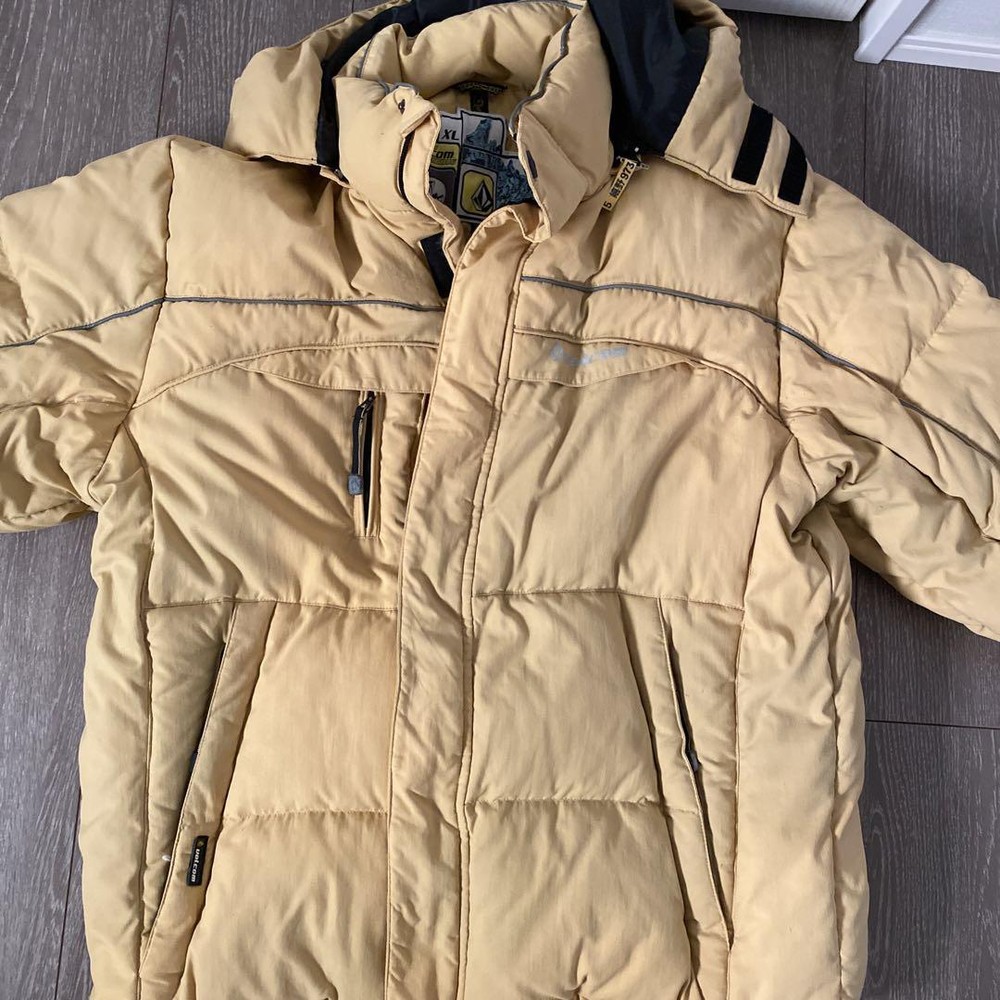 Volcom GORE-TEX Snowboard Jacket Mens Size   Yellow Xl Hooded