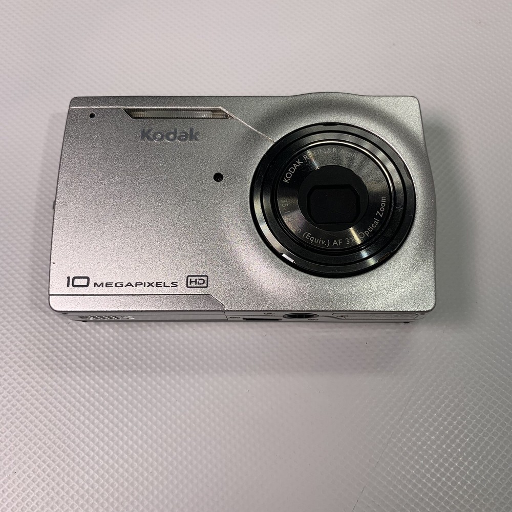 Kodak Easyshare M1093 IS For Parts or Repair Only Will Not Turn On READ