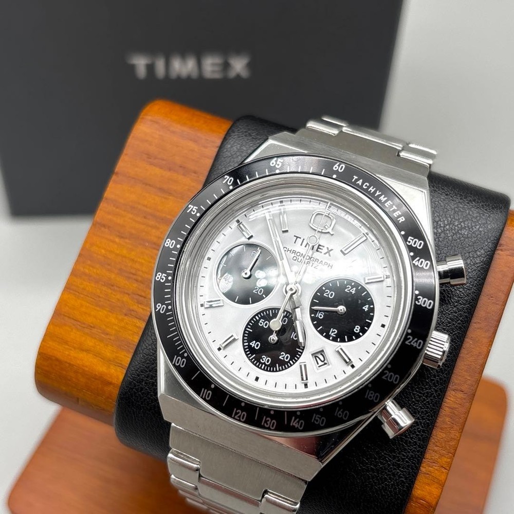 TIMEX Q TW2W53300 Panda Chronograph Watch Timepiece Stainless Silver Dial