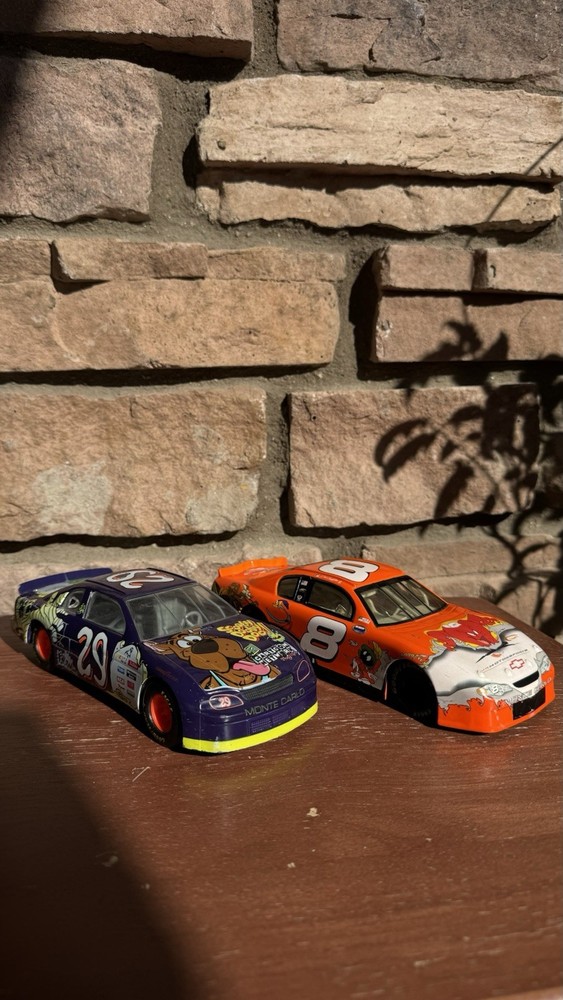 Pair Of Vintage Die-Cast NASCAR Car Models 1:24 Scooby Doo Looney Tunes No Boxes