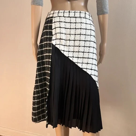 LR By Legally RED Tweed Plaid Pleated Skirt White Black Size 14