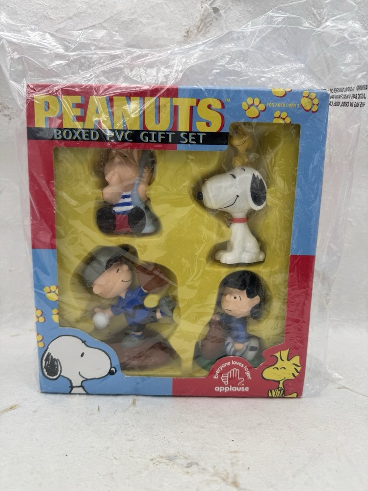 Peanuts PVC Gift Set Snoopy Charlie Brown Linus Lucy Applause AS IS Box Damage