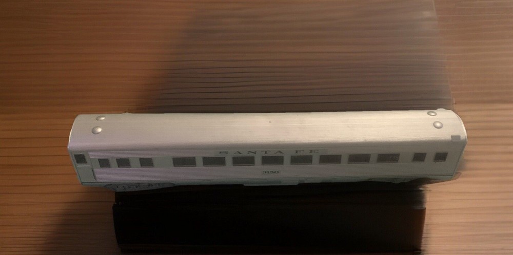 3 HO Scale Santa Fe Streamline Passenger Observation Car 3246 3150