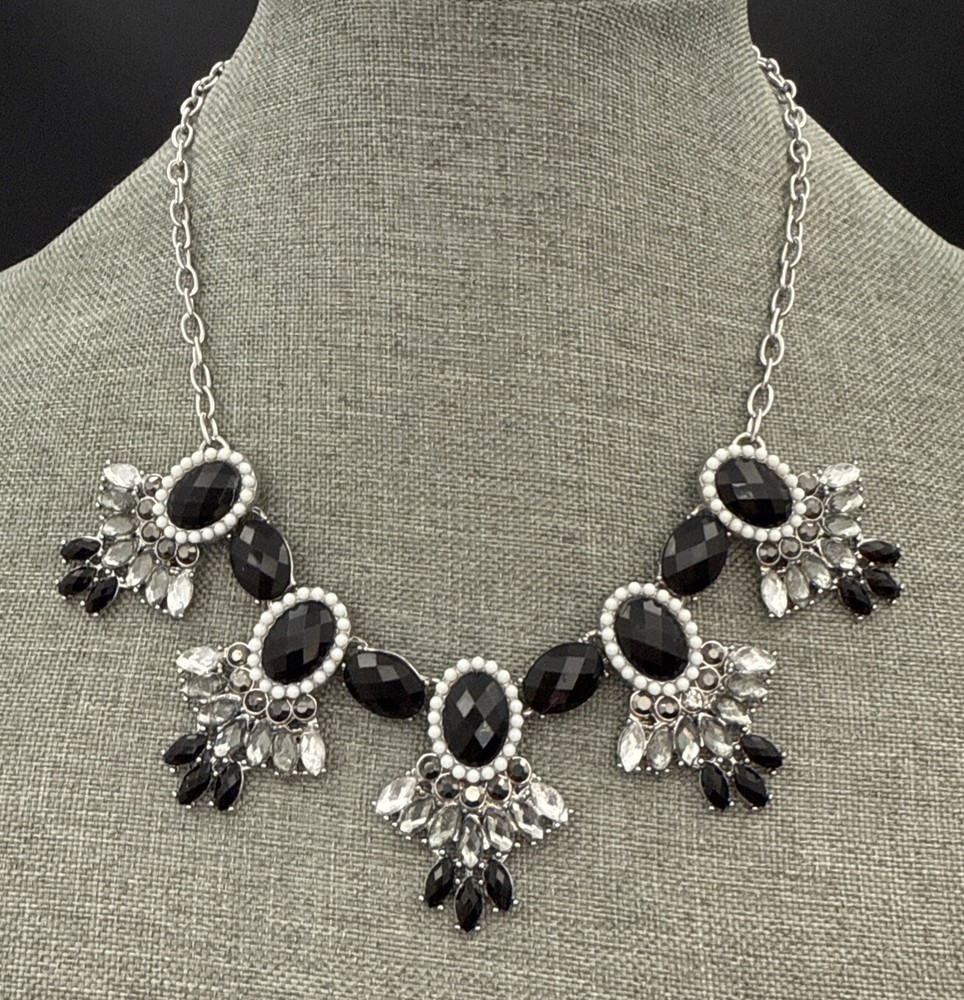 COLLAR Estilo Babero Cuentas Negras Estrás Blanco y Gris 17.5 Pulgadas Ver Fotos