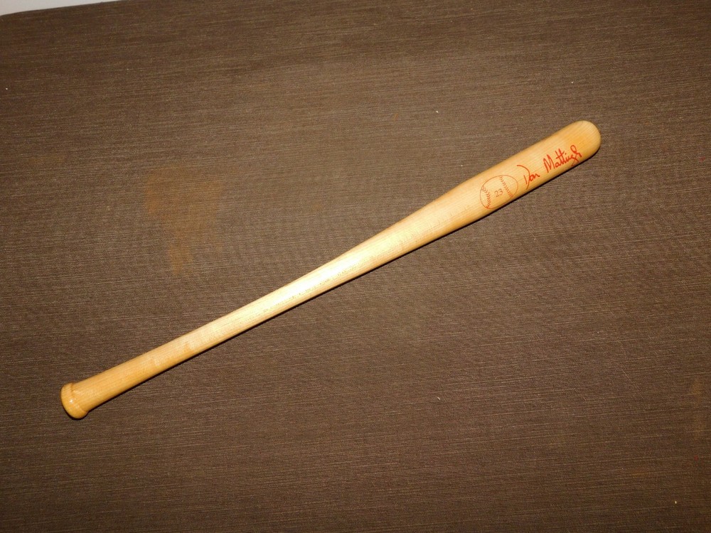 Vintage New York Yankees Don Mattingly 18 Inch Wood Mini Bat Collectible