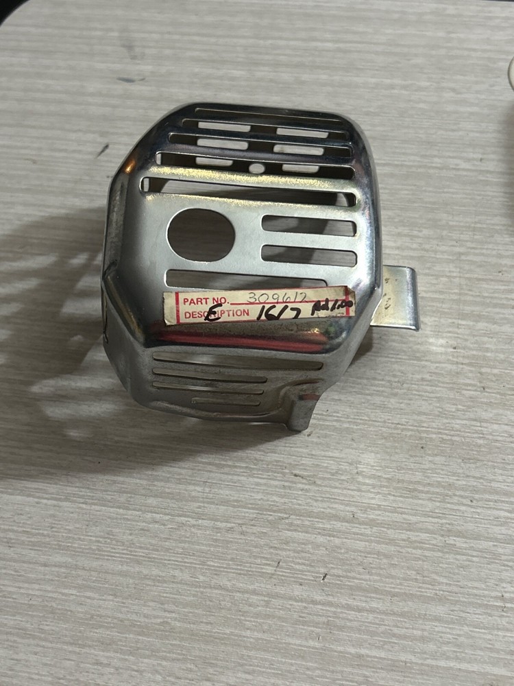 NOS OEM New Land Rover Defender D90 Green Machine Part 309612