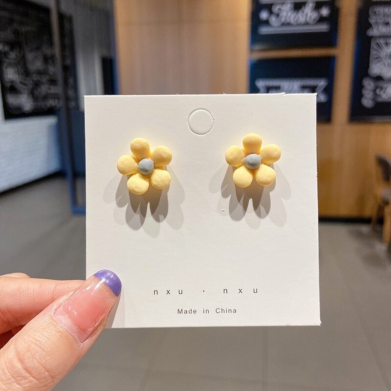 Trendy Yellow Five-Petal Flower Earrings - Elegant Jewelry for Women’s Fashion