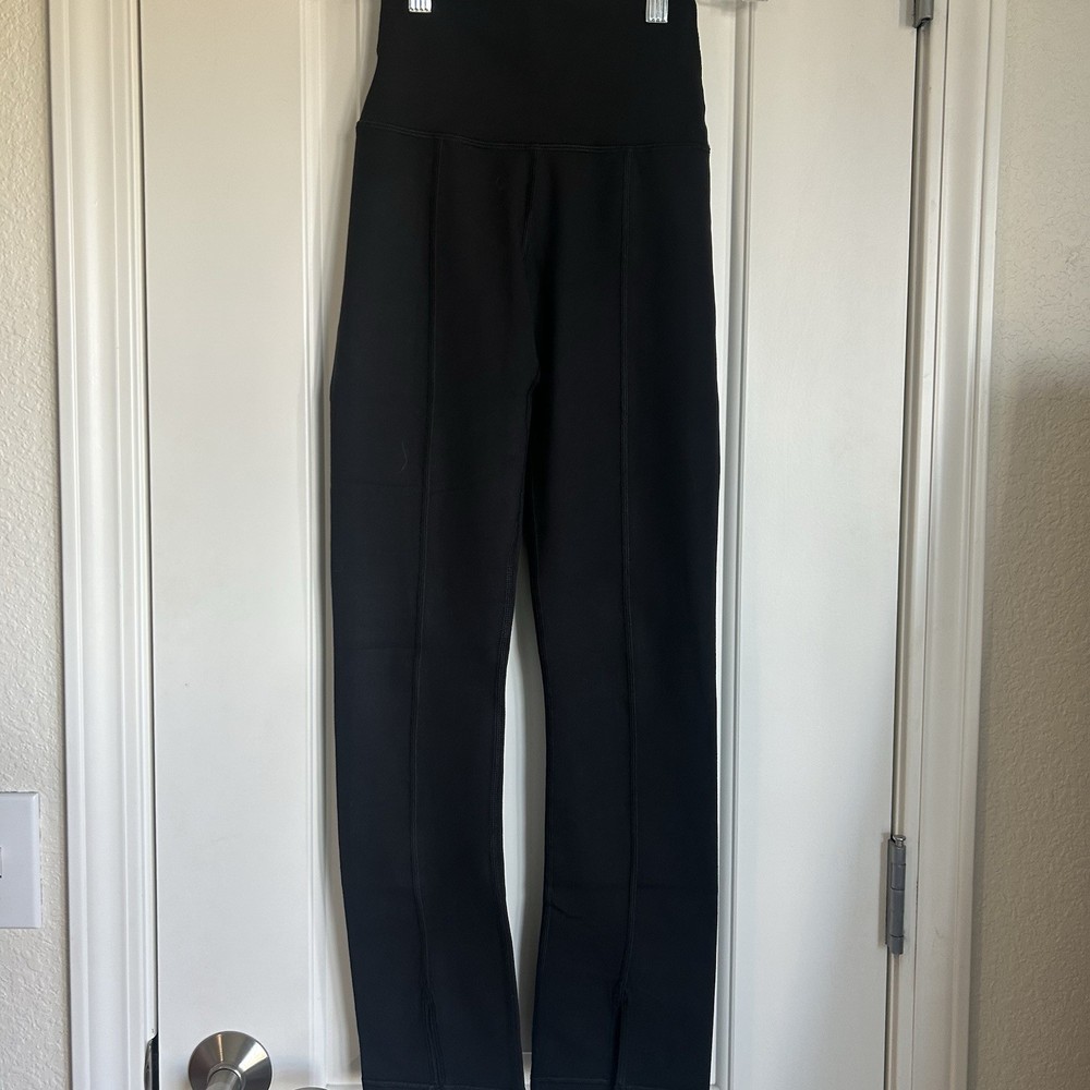 Offline By Aerie Women’s The Hugger High Rise Split Front Leggings NWT - Size XS