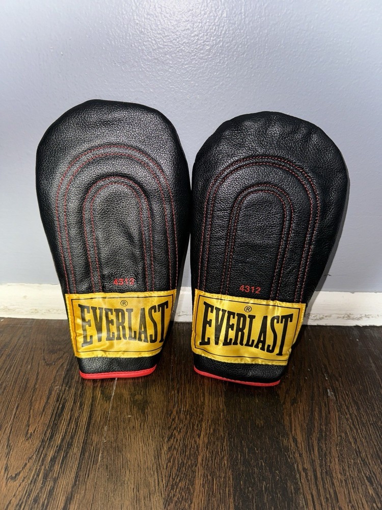 Vintage Everlast Speed Bag Boxing Gloves 4312 Black Red Training