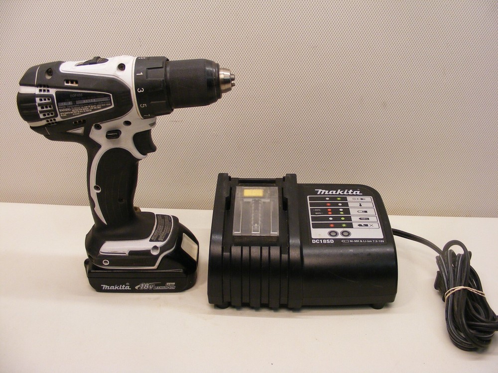 Makita DDF456 Cordless Drill Driver w DC18SD Charger & 18V Battery