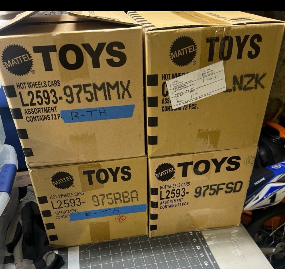 🔥 Hot Wheels Case Of 72 🔥 Random Case Christmas Sale-image