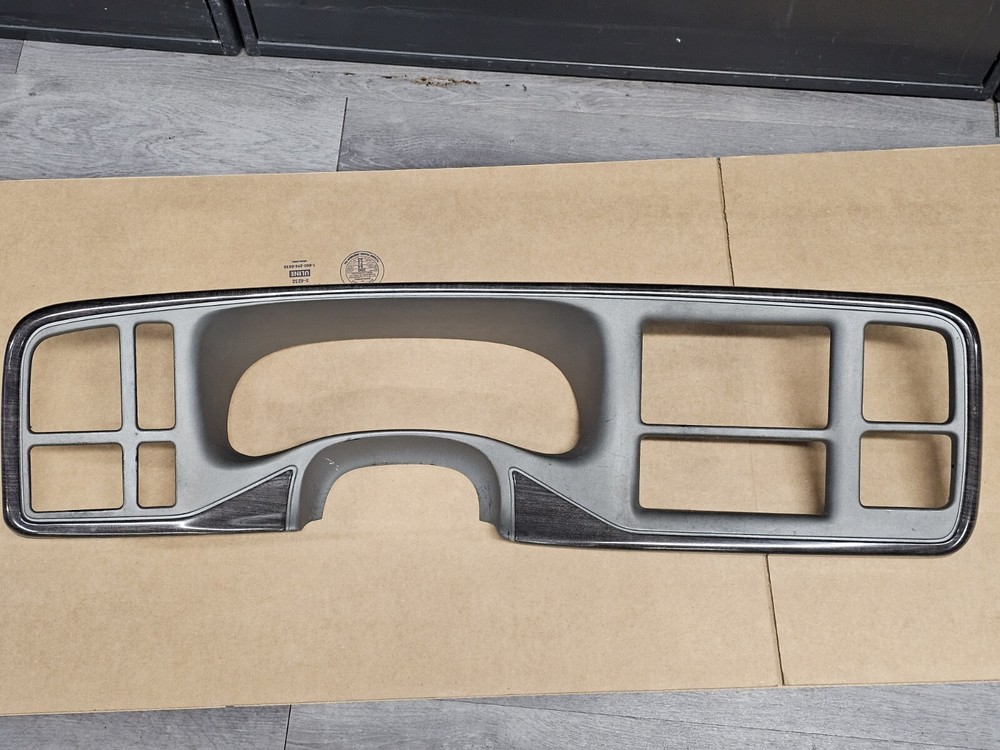 2003 2004 2005 2006 GMC Yukon Denali Dash Cluster Radio Bezel Trim Woodgrain