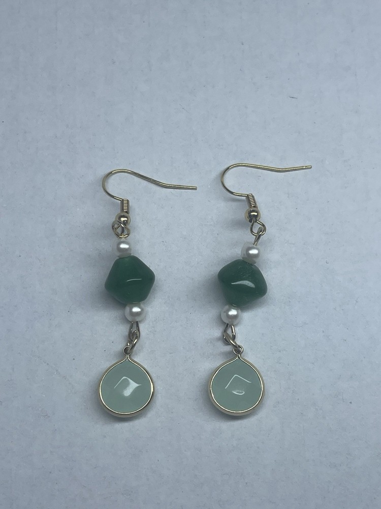 Natural Green Crystals for Healing and Energy Balance