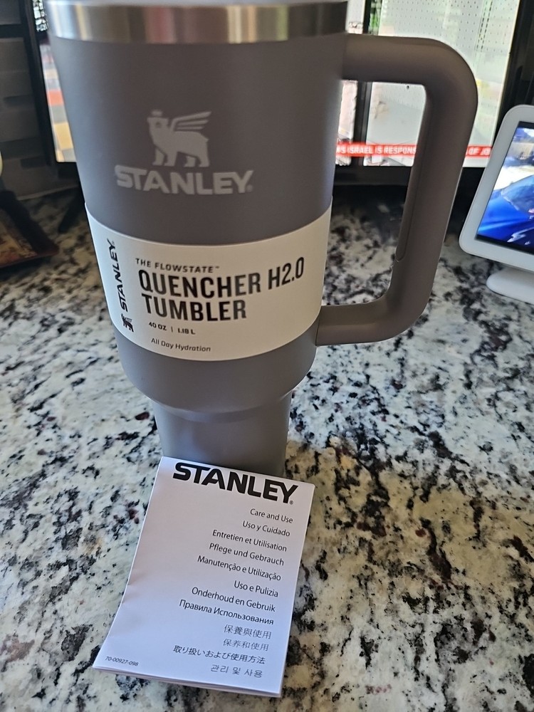 Stanley Quencher H2.0 Flowstate Tumbler 40oz Cream White Tonal Insulated Cup