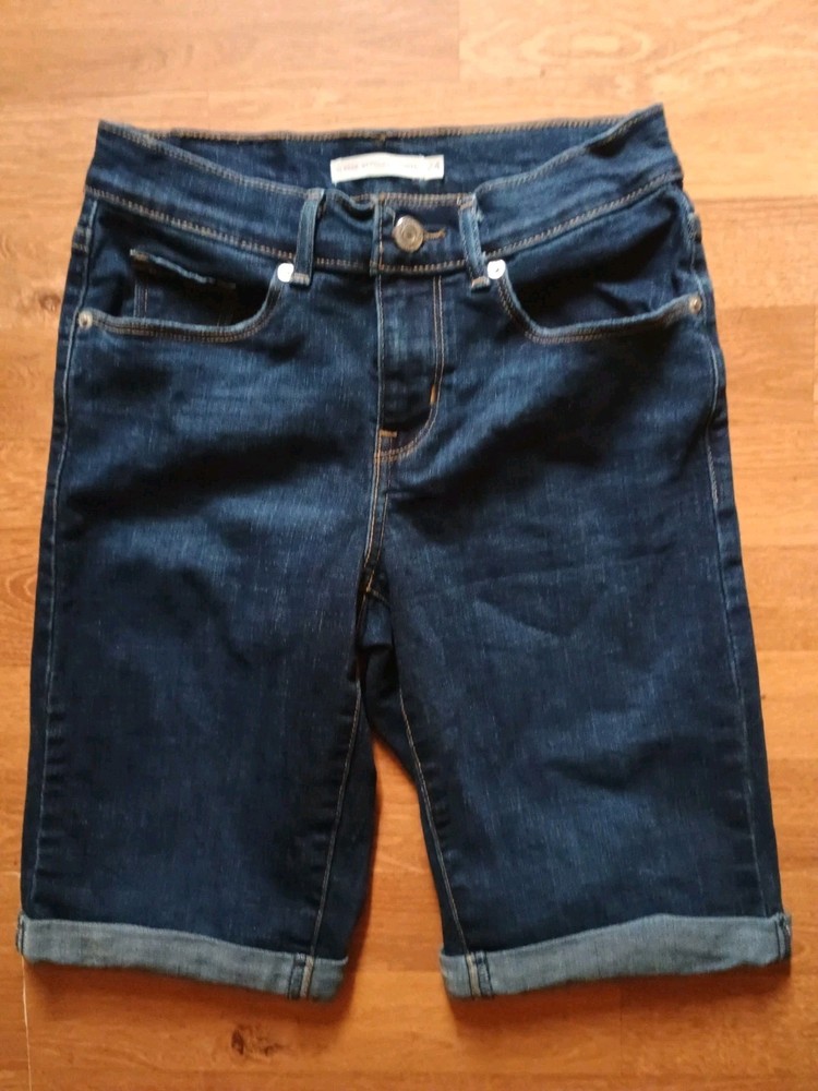 Women's Levi's Classic Blue Denim Bermuda Shorts size 24