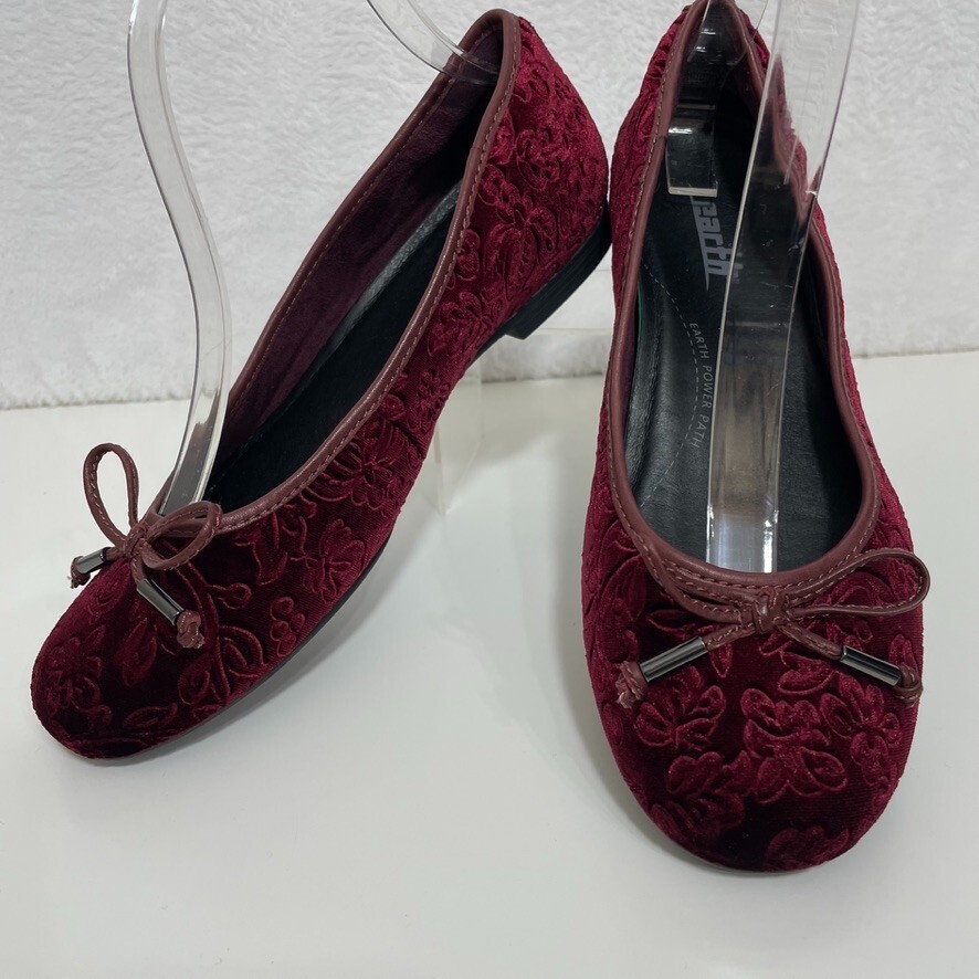 Earth Alina Burgundy Velvet Embossed Ballet Flats Dark Academia Size 7.5 CLEAN
