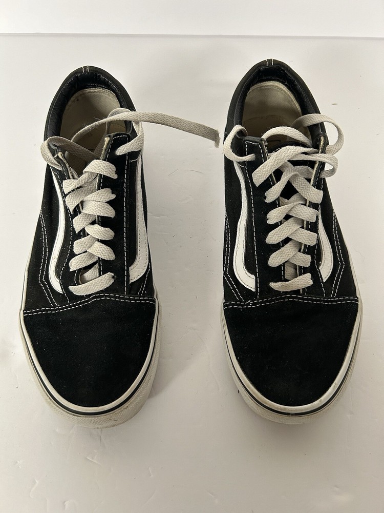 Vans - Off the Wall - Black & White- Men size 6 women 7.5